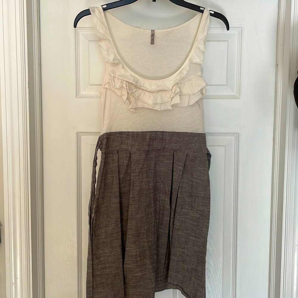 Cotton ruffle white an grey dress, with linen skirt